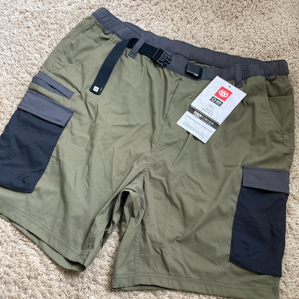 686 Traveler Cargo Color-block Shorts